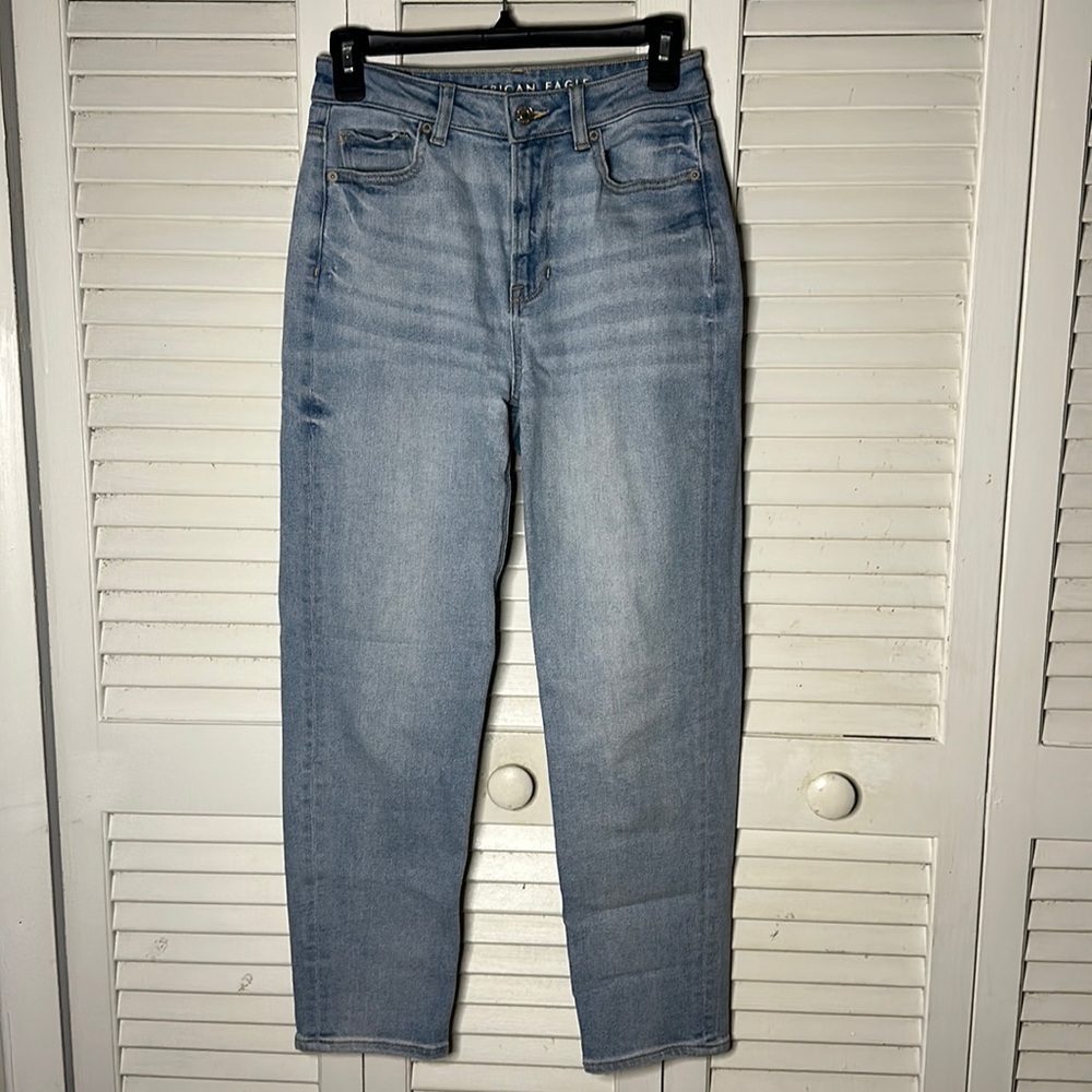 American Eagle - Sz 0 Short - Mom Straight Jean  - Excellent Condition